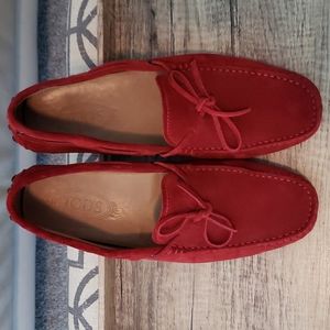 Tod's red drivers